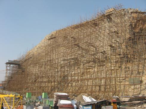 建大·教授花園小區山體加固